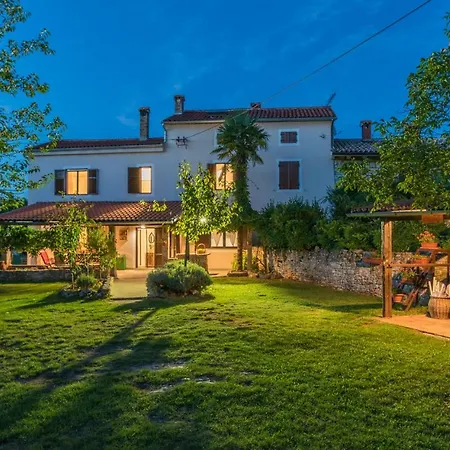 Stancija Roza Holiday home Svetvincenat