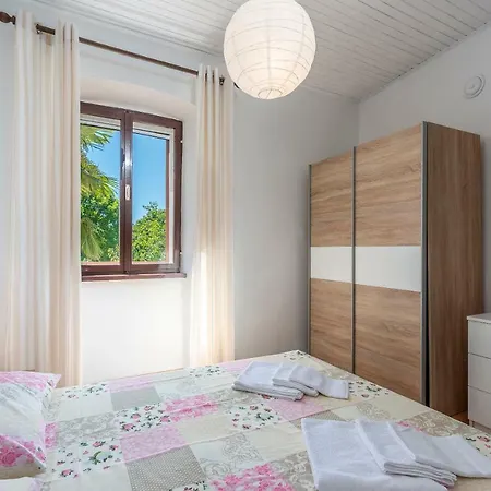 Stancija Roza Feriehus Svetvinčenat