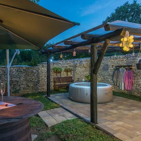 Stancija Roza Holiday home Svetvincenat