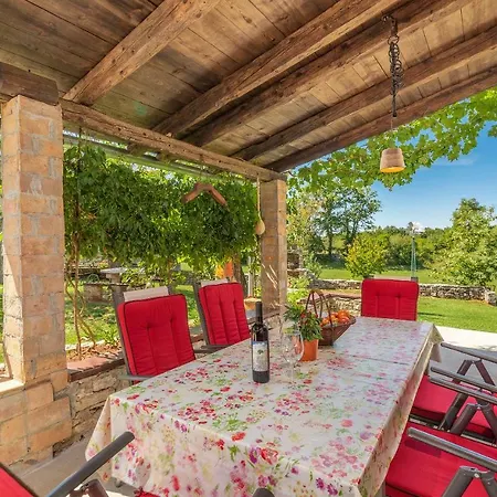 Holiday home Stancija Roza Svetvincenat