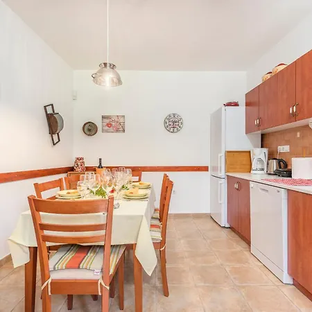 Holiday home Stancija Roza *